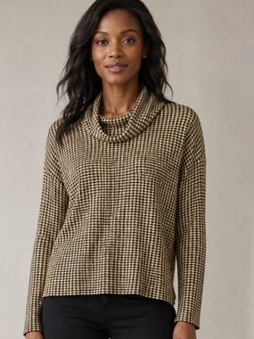 Calvin Klein | Black and Beige Houndstooth Sweater | Size Medium